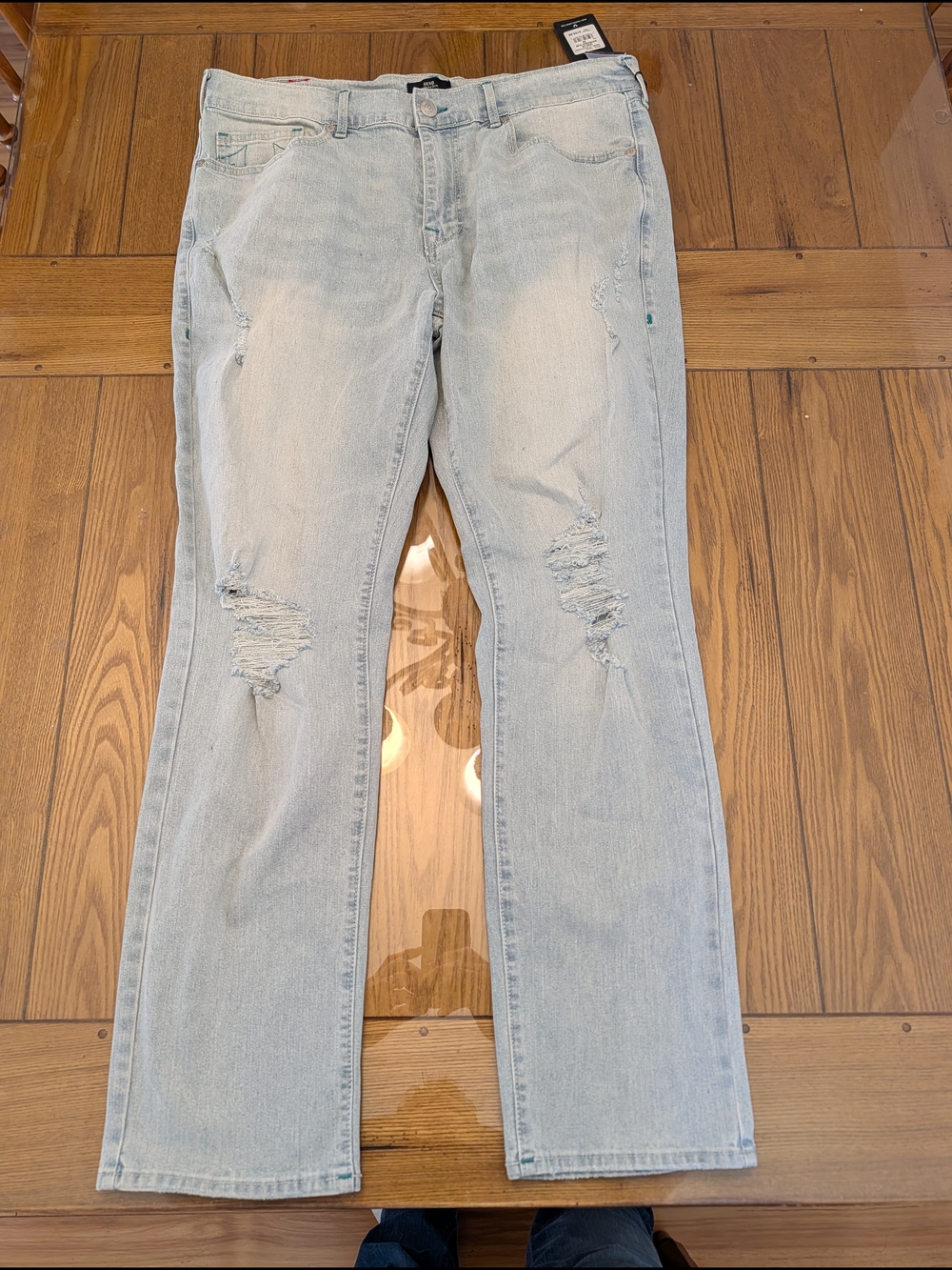 Men's True Religion Geno Relaxed Slim Fit  Distressed Jeans Size 36x32 NWT